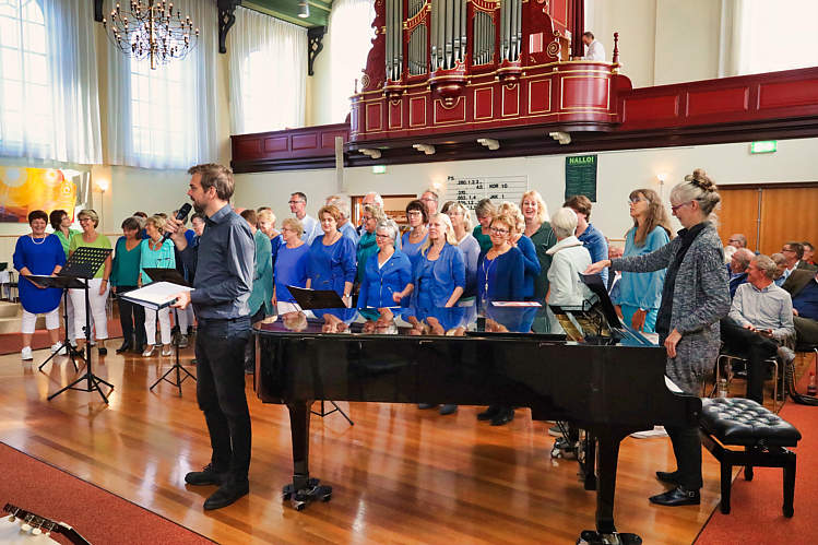 27 okt 2018 - Groot mannenkoor Midden Holland en gemengd koor Encore in de Geref.Kerk_09